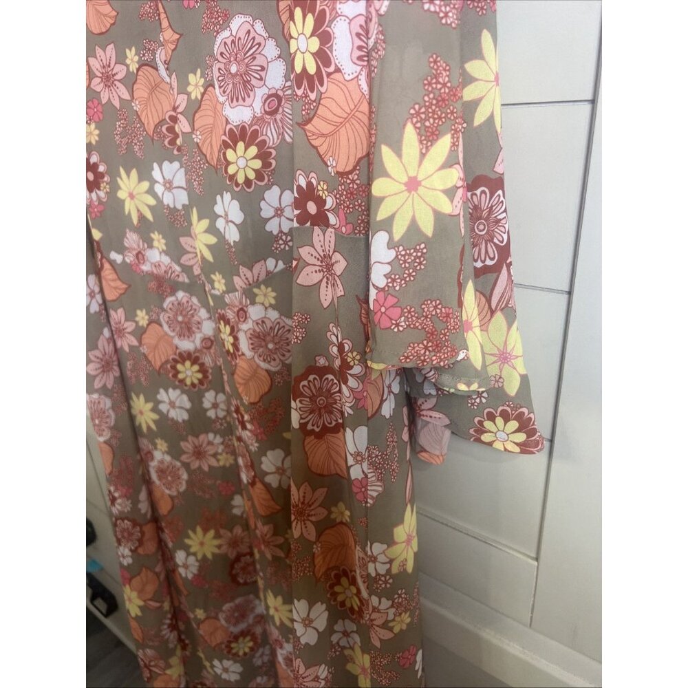 Altar’d State Bohemian Hippie Floral Long Kimono Size Medium - Picture 7 of 8